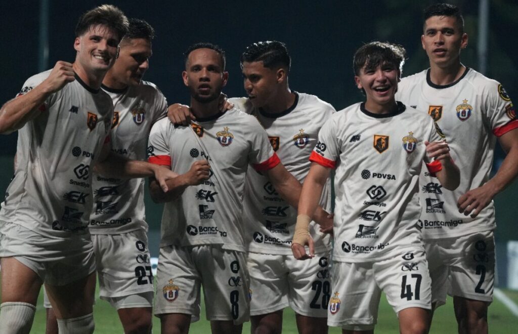 Academia Puerto Cabello y UCV FC Empatan en un Final de Infarto - Futbol Vzla